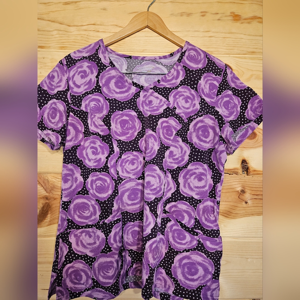 Advantage By Buttersoft Purple Floral Women's Scrub Top Size L